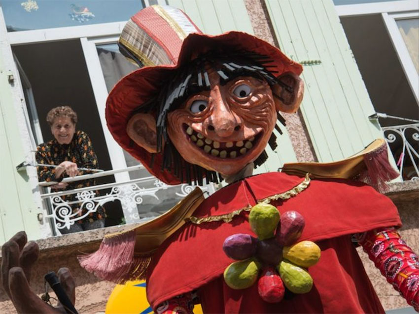 Big puppets