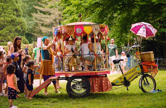 Carrousel à propulsion humaine